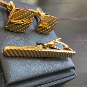 Linea Uomo Elegant Cufflinks and Tie Clip Set